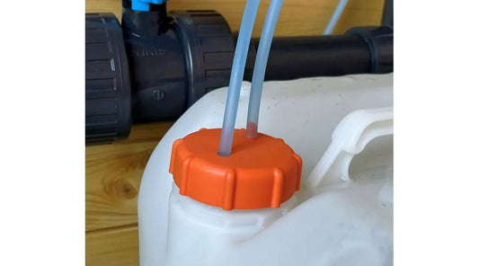 Pourquoi utiliser un bouchon avec évent dans un local technique de piscine ?