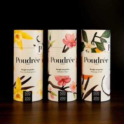 Bougie parfumée en perles blanches Poudrée Paris – Collection Permanente