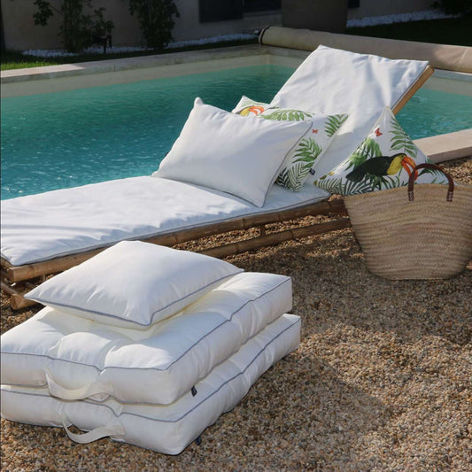 Lot de coussins déco outdoor résistants au soleil et à l’eau, pour terrasse ou piscine