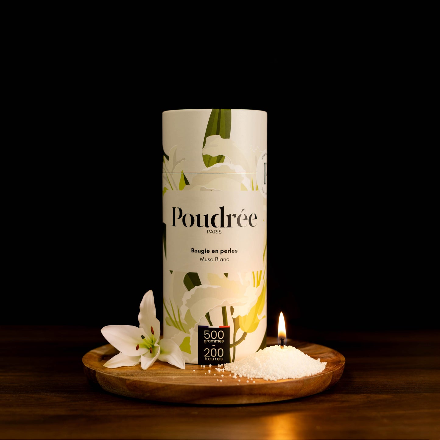 Bougie parfumée en perles blanches Poudrée Paris – Collection Permanente