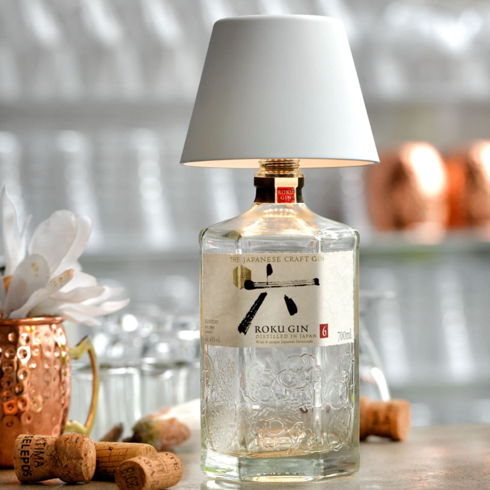 bouteille avec le bouchon lumineux blanc
